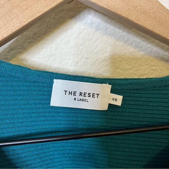 R Label The Reset Sweater Ribbed Pullover Dolman Sleeve Teal Womens Size XS - Picture 3 of 6